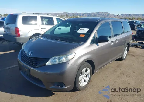 2014 Toyota Sienna L V6 7 Passenger z USA, uszkodzony, nr VIN 5TDZK3DC0ES499653